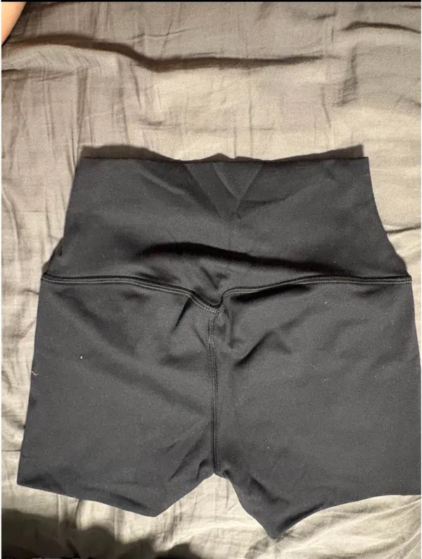 Alo shorts  - Image 3