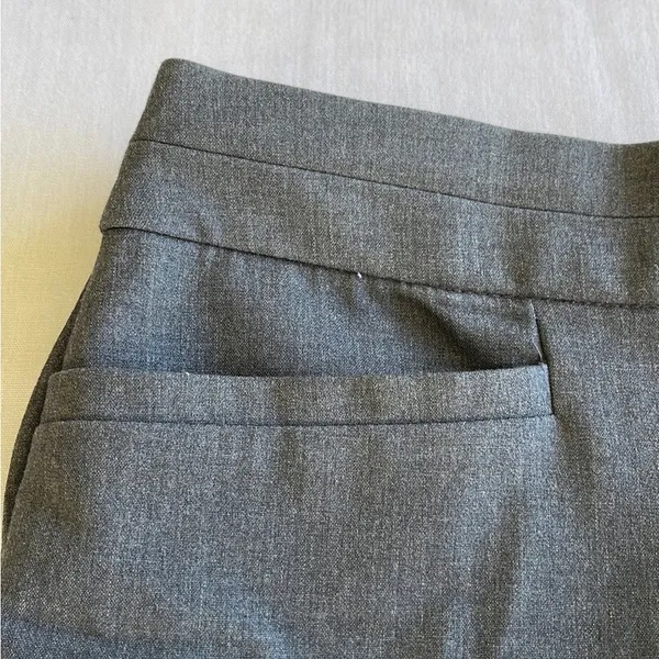 JM collection zipper closure dress pant. Size 12 petite - Image 3