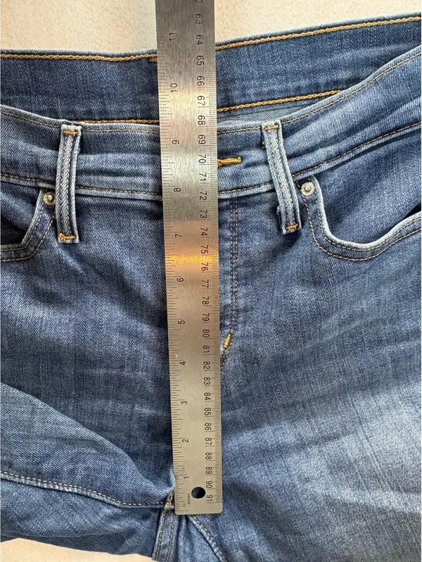 Levi’s Women’s Size 4 W27 Cropped Straight Leg Jeans Blue Denim - Image 5