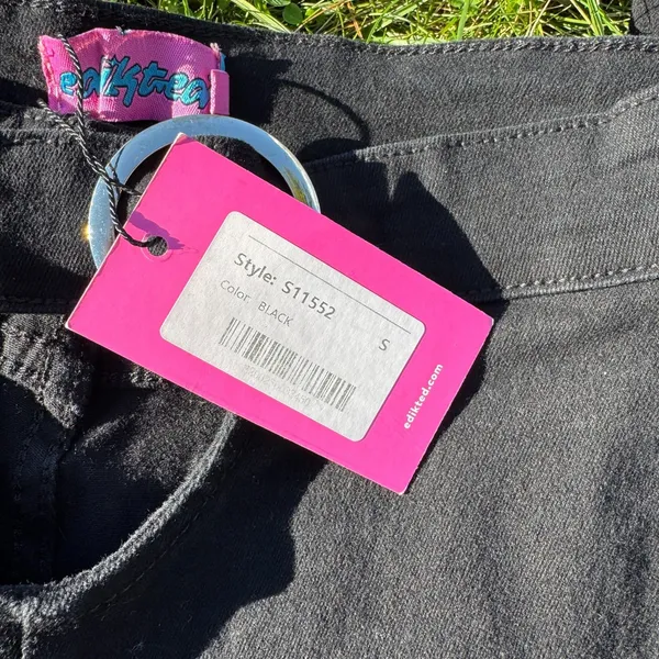 NWT Cut Out O-Ring Belt Black Flare - Image 3