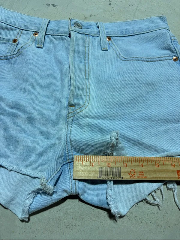 Levi’s 501 Light Wash Denim Cutoff Shorts Women 28 - Image 5