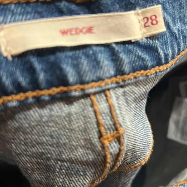 Levi’s Strauss wedgie blue cropped jeans - Image 5