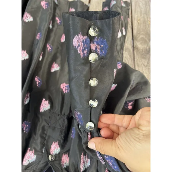 Tuckernuck Corrigan Blouse Black Pink Blurred Dot Fil Coupe size L - Image 6