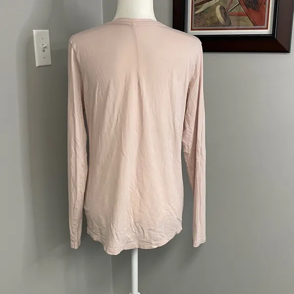 Lululemon Athletica Light Pink Long Sleeve Top size 12/14 lightweight tshirt - Image 4