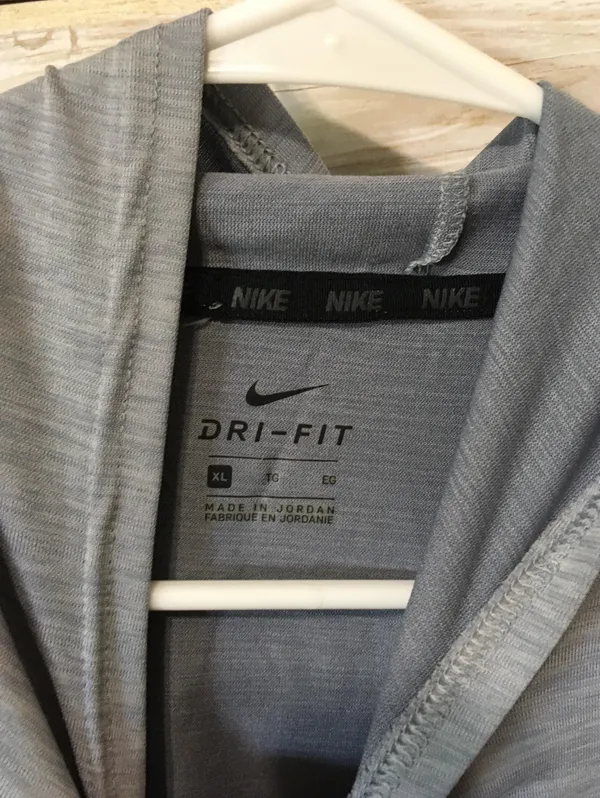Nike Lightweight Gray Zip Up Hoodie - Image 4