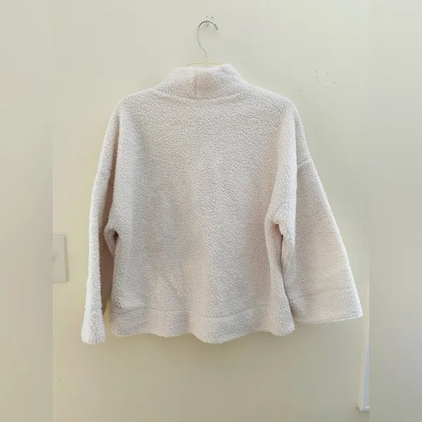 NWT GAP Fleece Sweatshirt for women - Image 8