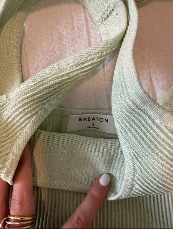 Aritzia Crop Top Babaton - Image 2