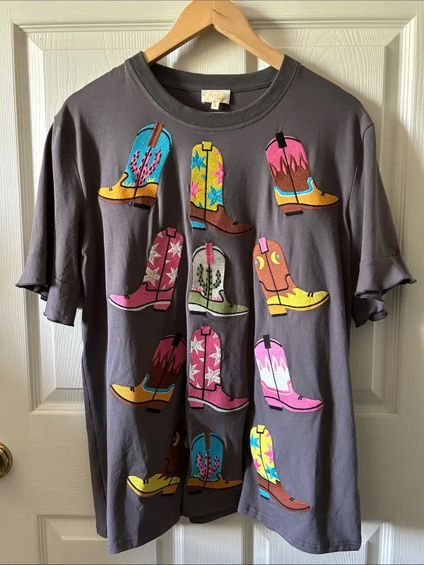 Layerz Clothing Carrie’s Boot Tee in Charcoal Grey‎ Med Nashville Cowboy Cotton - Image 12