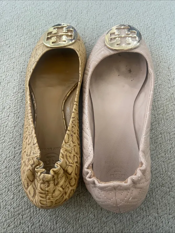 Tory Burch Beige Quilted Ballet Flats with Gold Logo - Image 6