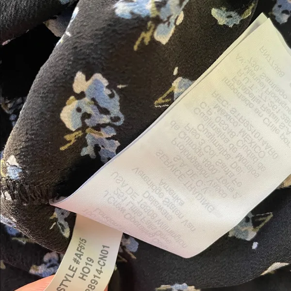 Madewell Silk Cinch-Sleeve Top in Baby's Breath True Black - Image 14