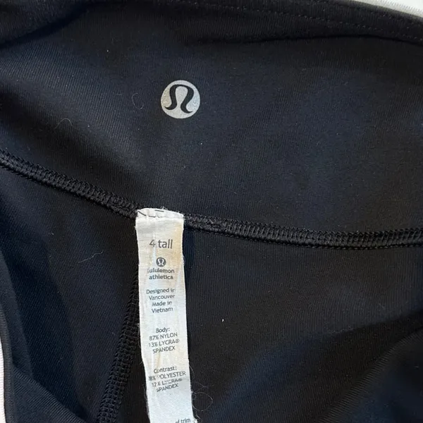Lululemon‎ Reverse Groove Short - Size 4 Tall. - Image 4