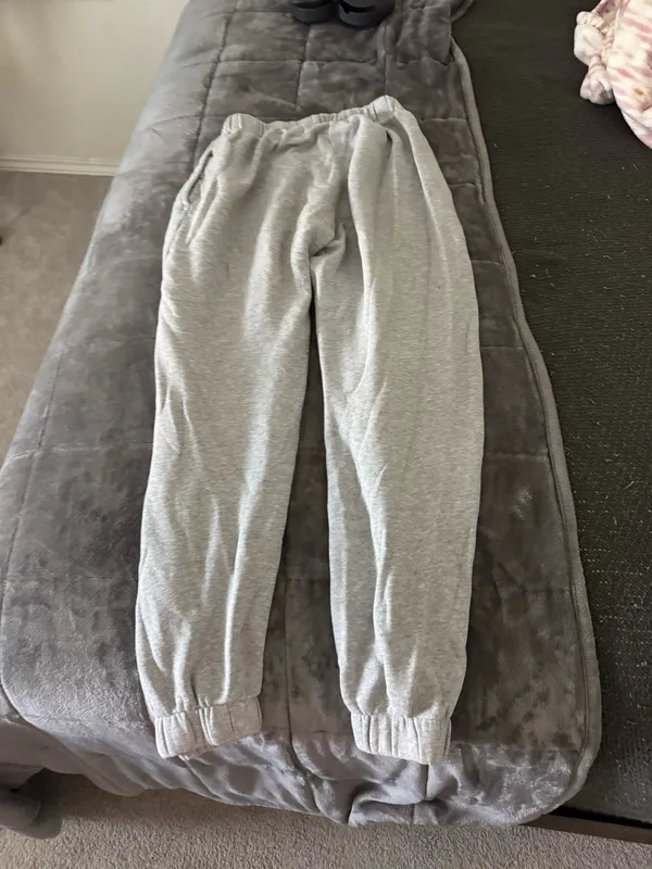 Brandy Melville Sweatpants Grey - Image 3