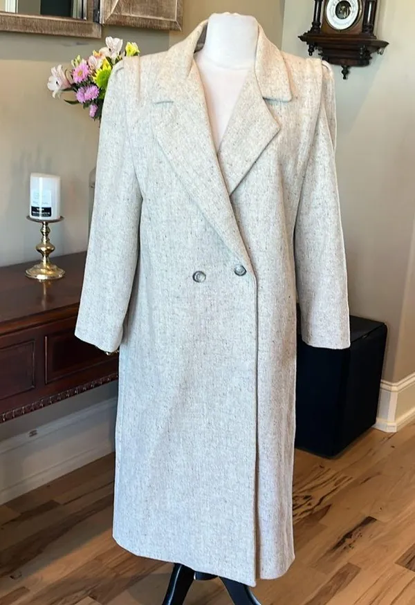 Vintage Women's Long Speckled Beige Coat Size 8 - Image 2
