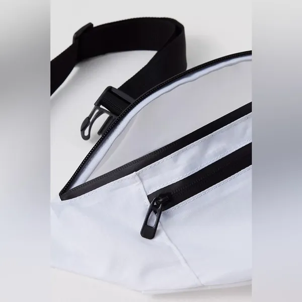 New Fp Movement Ripstop Runner Belt Bag Sold Out on Free People - Image 4
