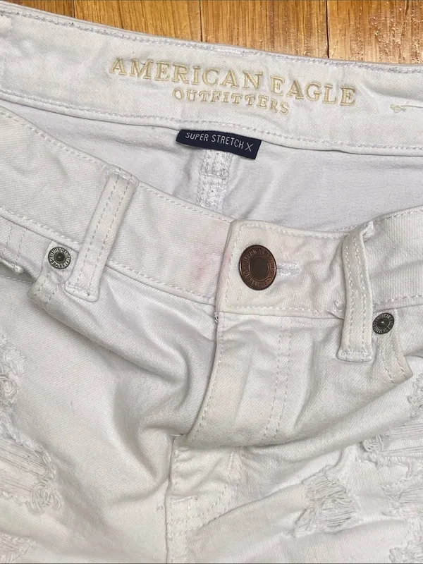 American Eagle Outfitters White Distressed Denim Cutoff Shorts - Image 3
