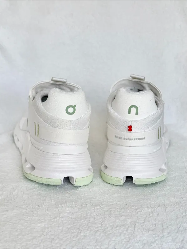 NEW ON Cloudnova, Women’s Size 6 White/White/green - Image 6