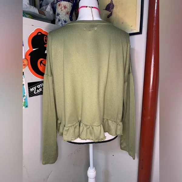 Lauren Conrad Intimates Green Ruffle Top - Image 5