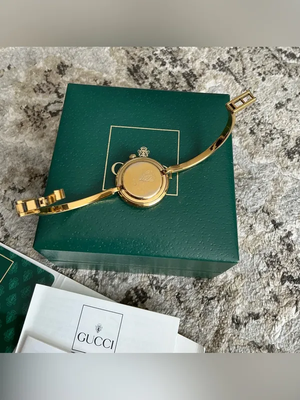 Gucci DRESSY Bangle Watch set with Interchangeable bezels❤️‍🔥❤️‍🔥❤️‍🔥 - Image 12