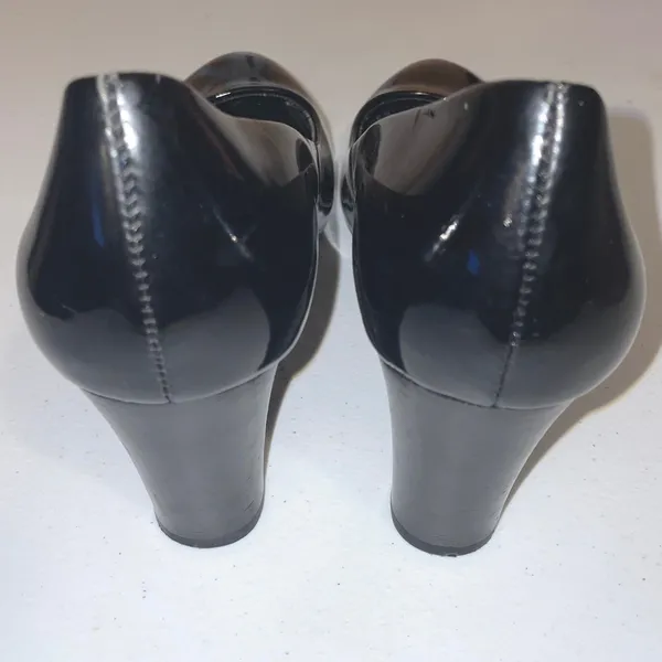 Calvin Klein Womens Black Patent Leather Round Toe Block Heel Pumps Size 7.5 - Image 3