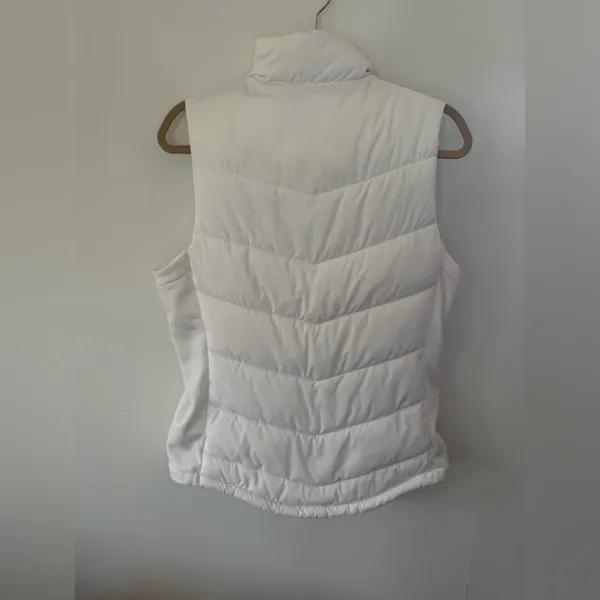 GAP White Puffer Vest with Coral Zipper - Image 4