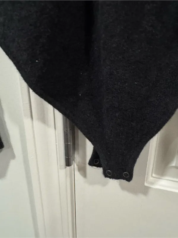 Abercrombie & Fitch Black Open-Knit V-Neck Bodysuit - Image 3