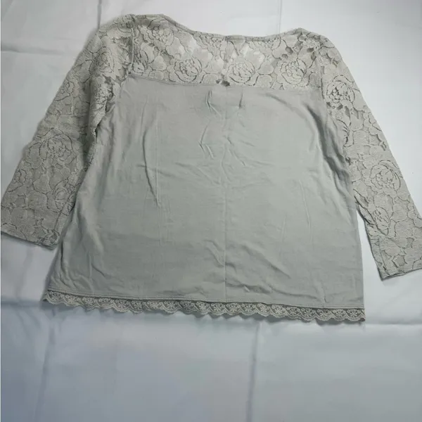 Abercrombie &‎ Fitch Gray Embellished Boxy Blouse - Image 4