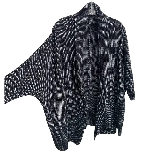 Express Wmn's BW Textured Knit Batwing Open Front Cardigan Shrug‎ Sweater XS/S - Image 3