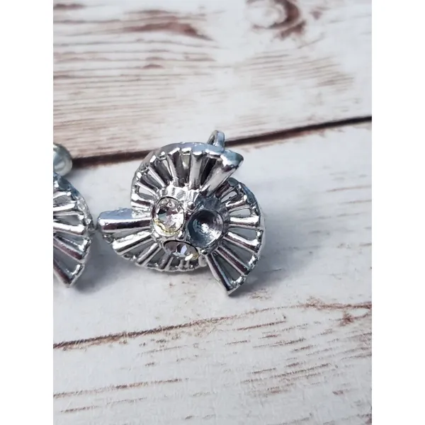 Vintage Screw On Earrings 0.75" Artsy Silver Tone with Clear Gems - Missing Gem - Image 6