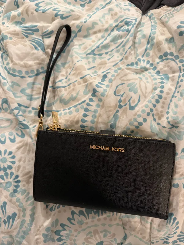 Michael Kors Wallet Wristlet - Image 2