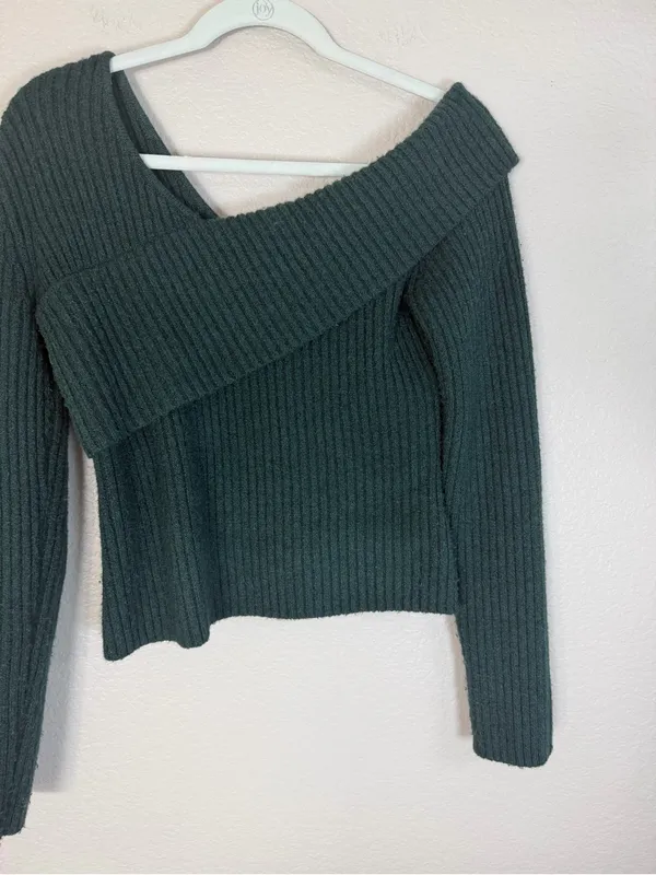 Astr The Label Asymmetrical Foldover One Shoulder Sweater Green Medium $70 - Image 8