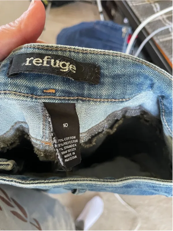 Women's Refuge Blue High Rise Jeans Size 10 - Image 3