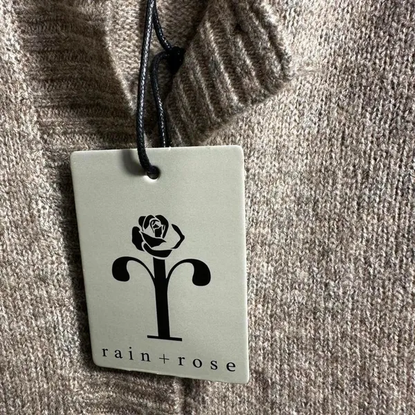 S66. Rain + Rose grey cardigan with pockets and buttons - Image 3