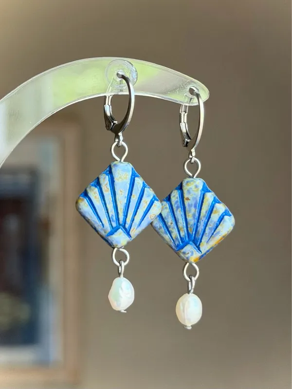 Handmade quality Czech glass beads shell & freshwater dangle earrings 🌀 - Image 2