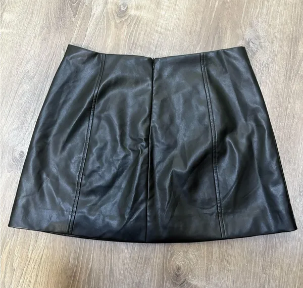 Boutique Charcoal Leather Skirt - Image 2