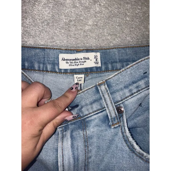 Abercrombie & Fitch 90s Slim Straight Ultra High Rise Light Washed Jeans 27/4 - Image 4