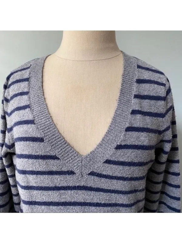 Gap Gray and Navy Stripe V Neck Sweater - Image 2