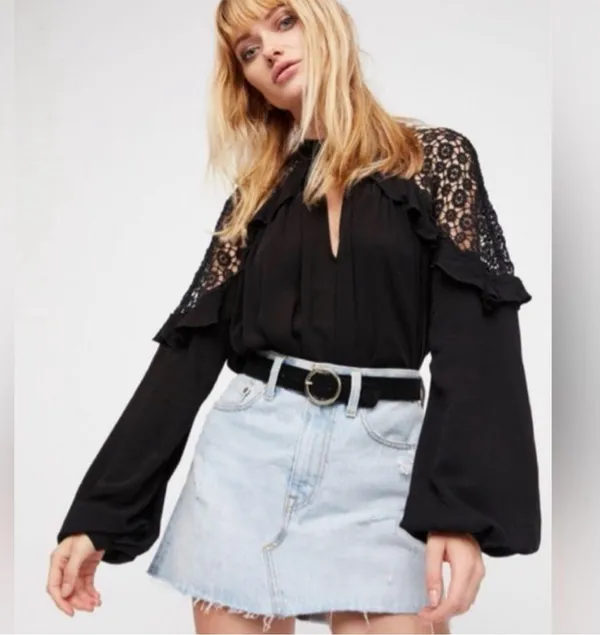 Free People Black Little Bit of Love Blouse long sleeve ruffle eyelet L - Image 3