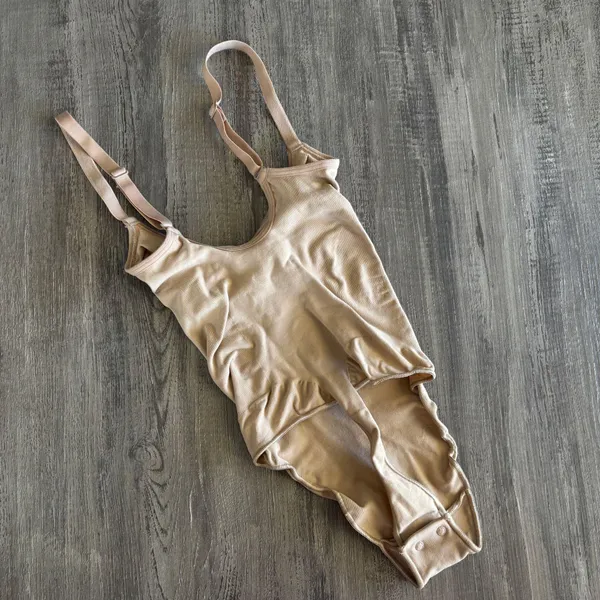 New skims shapewear XS - Image 3