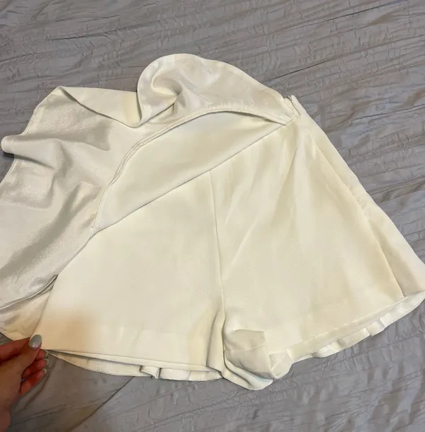 DO+BE White Mini Skirt / Skort - Image 2