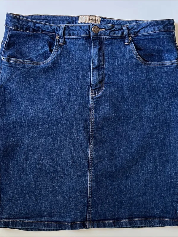 Hybrid & Company Plus Size 22 Stretch Denim Pencil Mini Skirt Dark Wash - Image 3