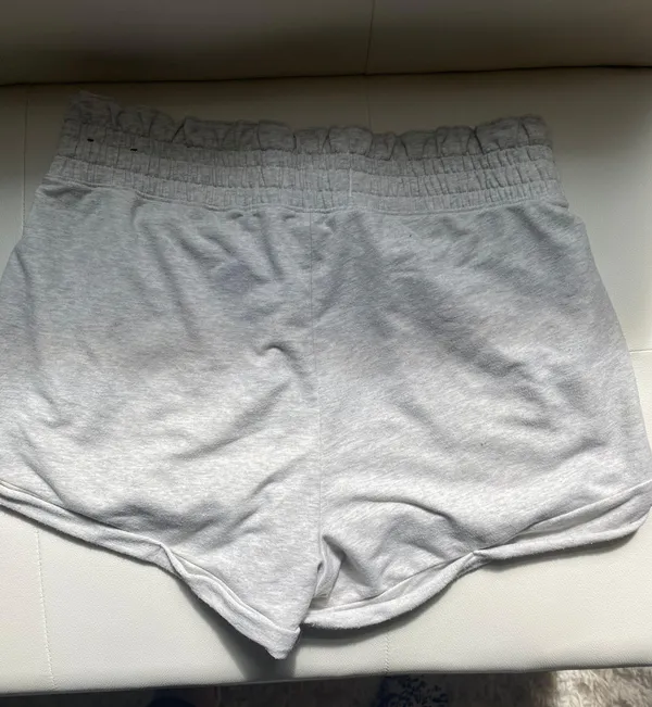 Hollister Paperbag Tie Shorts - Image 2