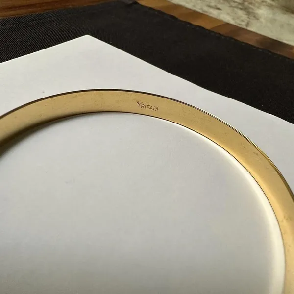 Vintage Crown Trifari Red enamel Gold Tone Bangle Bracelet Signed 8 Inch - Image 8