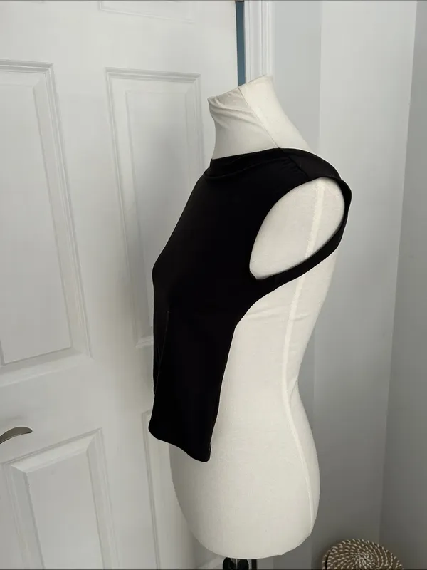 Cutest Fitted Black Sleeveless with Open Back Crop Top - Image 2
