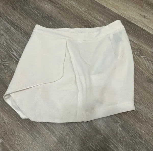 I.N. San Francisco Skort is a junior size 7. - Image 11