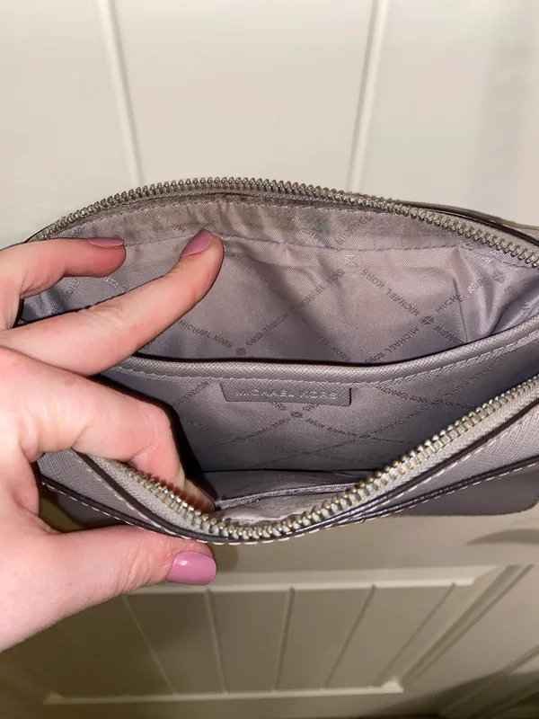 Michael Kors Grey Cross Body Bag - Image 3