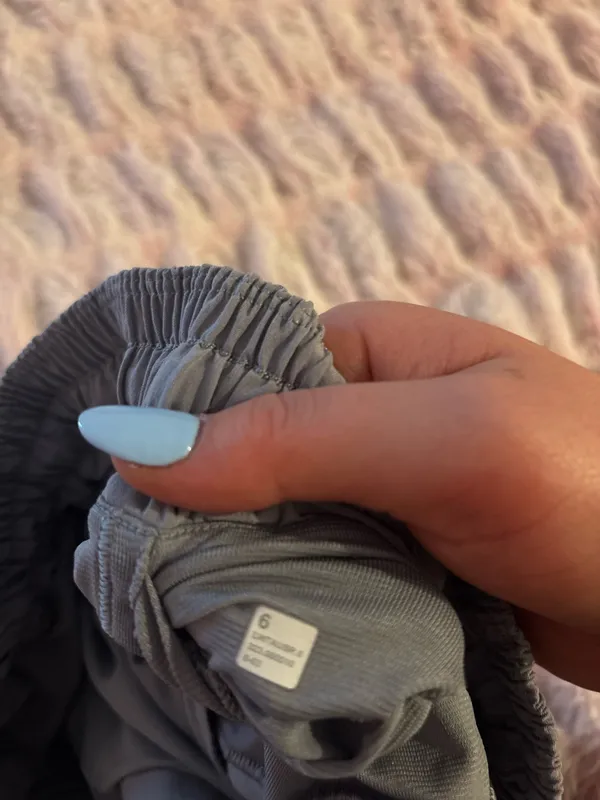 Lululemon Hotty Hot 2.5" Low-Rise - Image 3