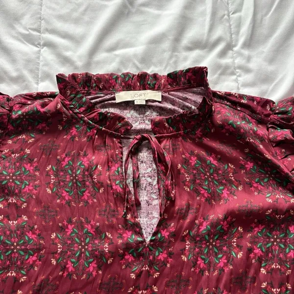 Loft Womens Size Medium Blouse Floral Red Ruffle Tie‎ Neck Officechic City - Image 2