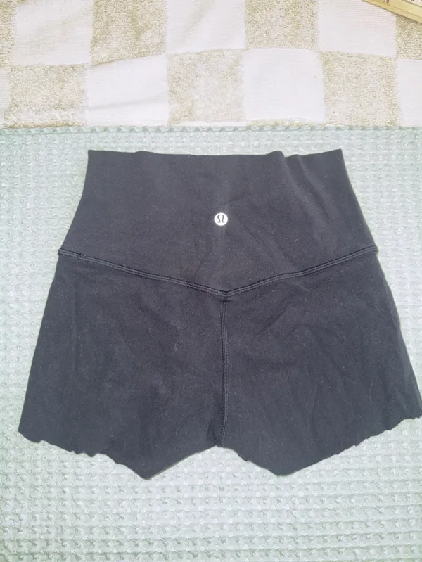 Lululemon Align Pant II 25" Black‎ DIY Shorts size 4 - Image 4