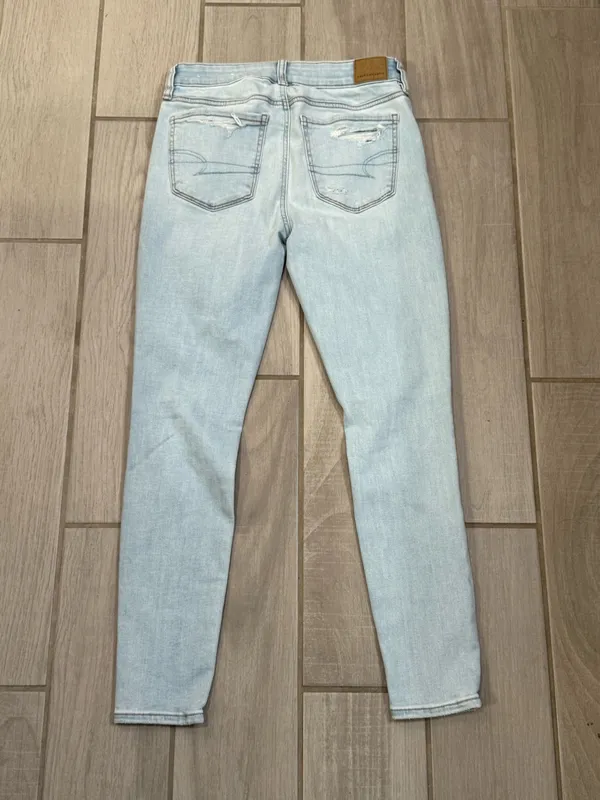 American Eagle Outfitters Light Blue High-Rise Distressed Ankle Jeans size 4S - Image 7