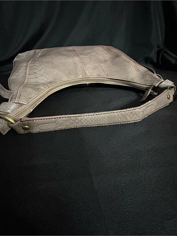 Liz Claiborne Women’s Taupe Textured Hobo Shoulder Bag Purse - Image 8